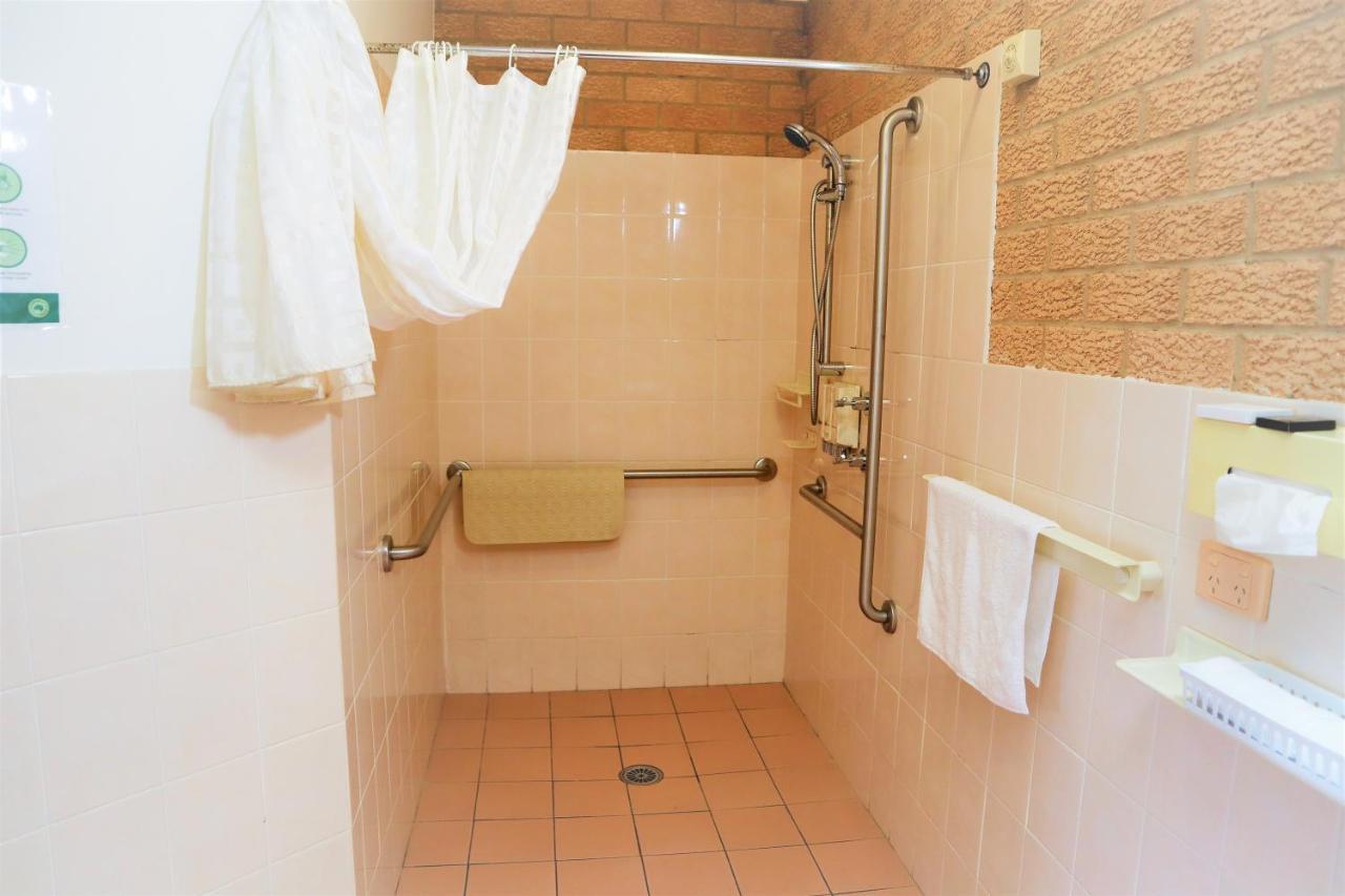 Golden Chain Aalana Motor Inn カウラ エクステリア 写真