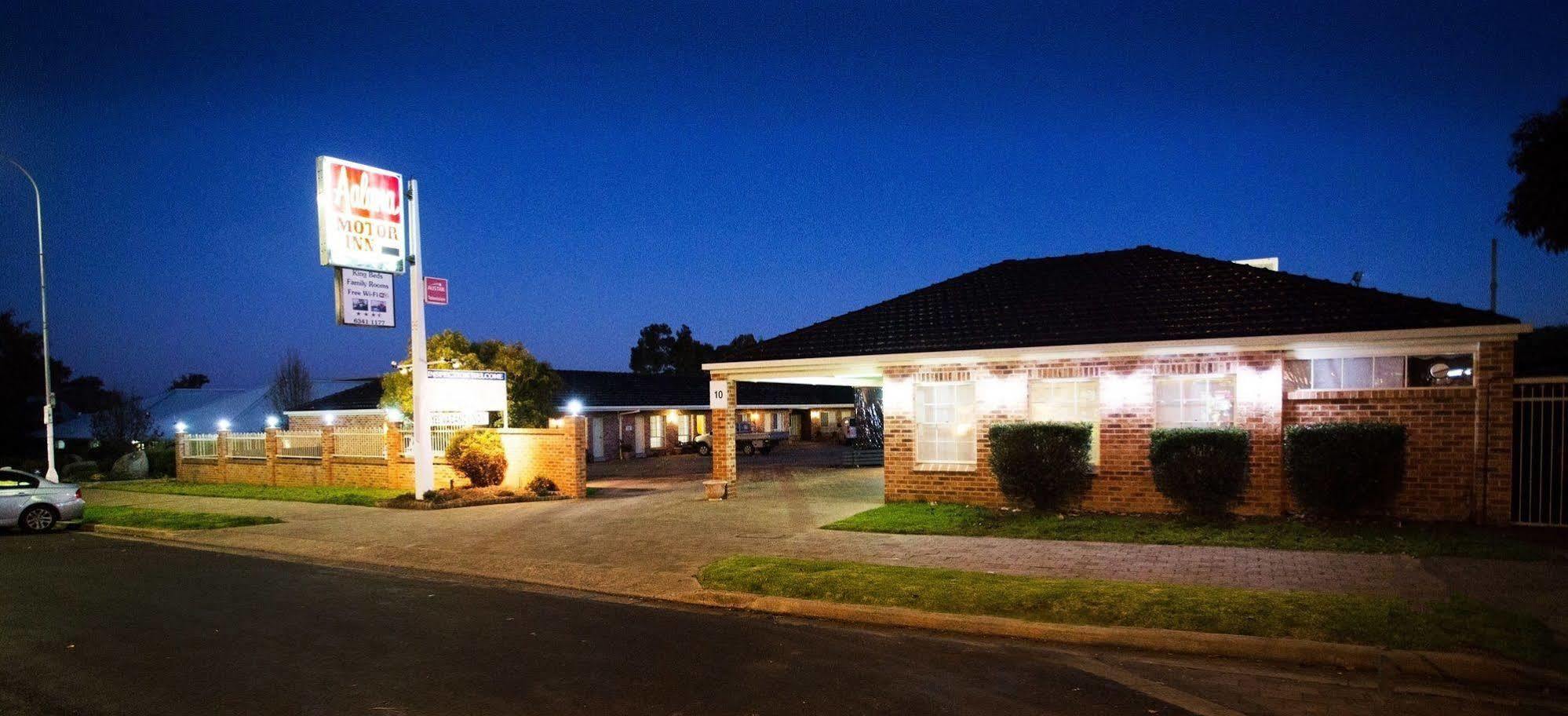 Golden Chain Aalana Motor Inn カウラ エクステリア 写真