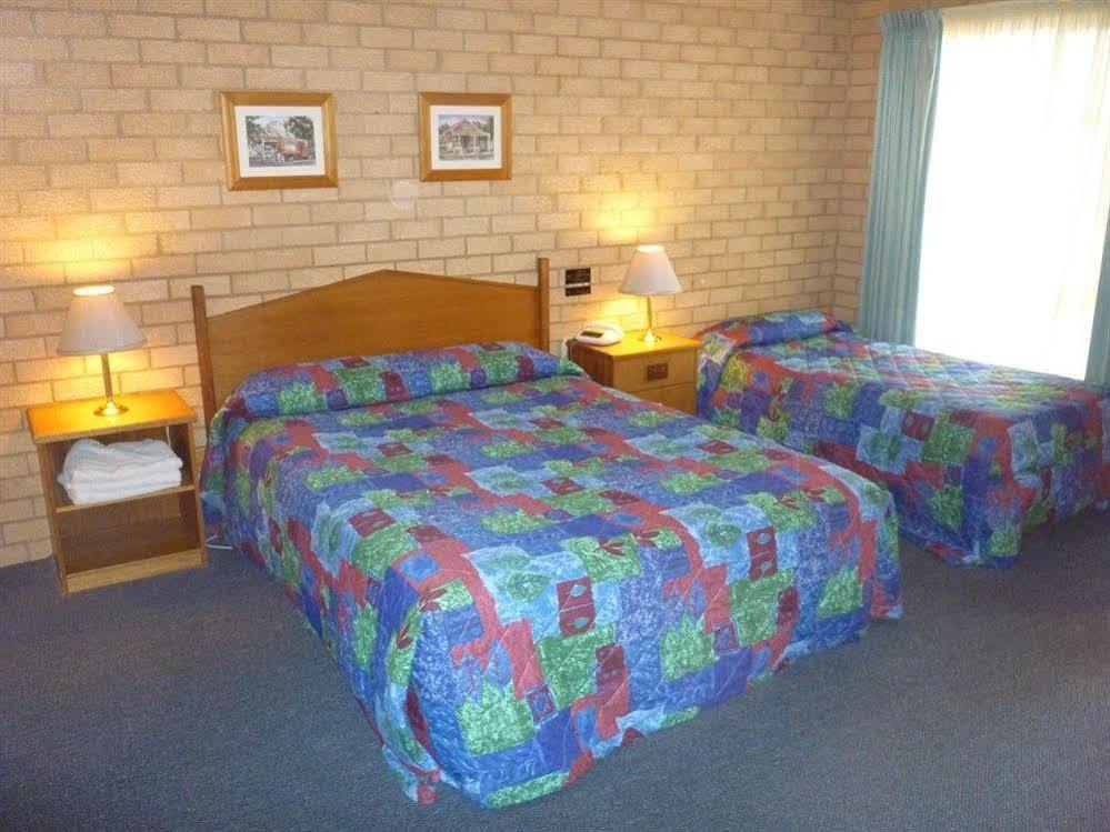 Golden Chain Aalana Motor Inn カウラ エクステリア 写真